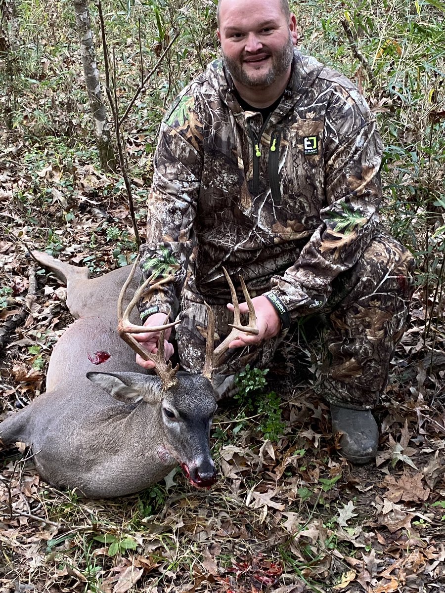 Bj_Frith's tweet photo. It’s been a rough bow season for me this year. Several shots with no meat to show for it. Until last Friday that is… Mississippi 11 point. Public land!! @BoogerBottom @MsDeltaBucks @TylerJordan @ElementOutdoors https://t.co/nfXOVdJrNg