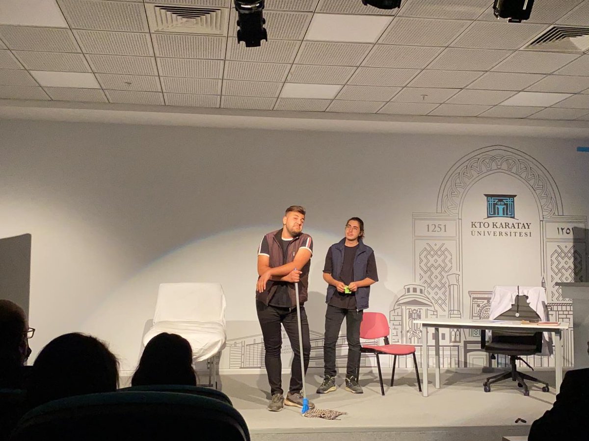 Retro Tiyatro tweet media