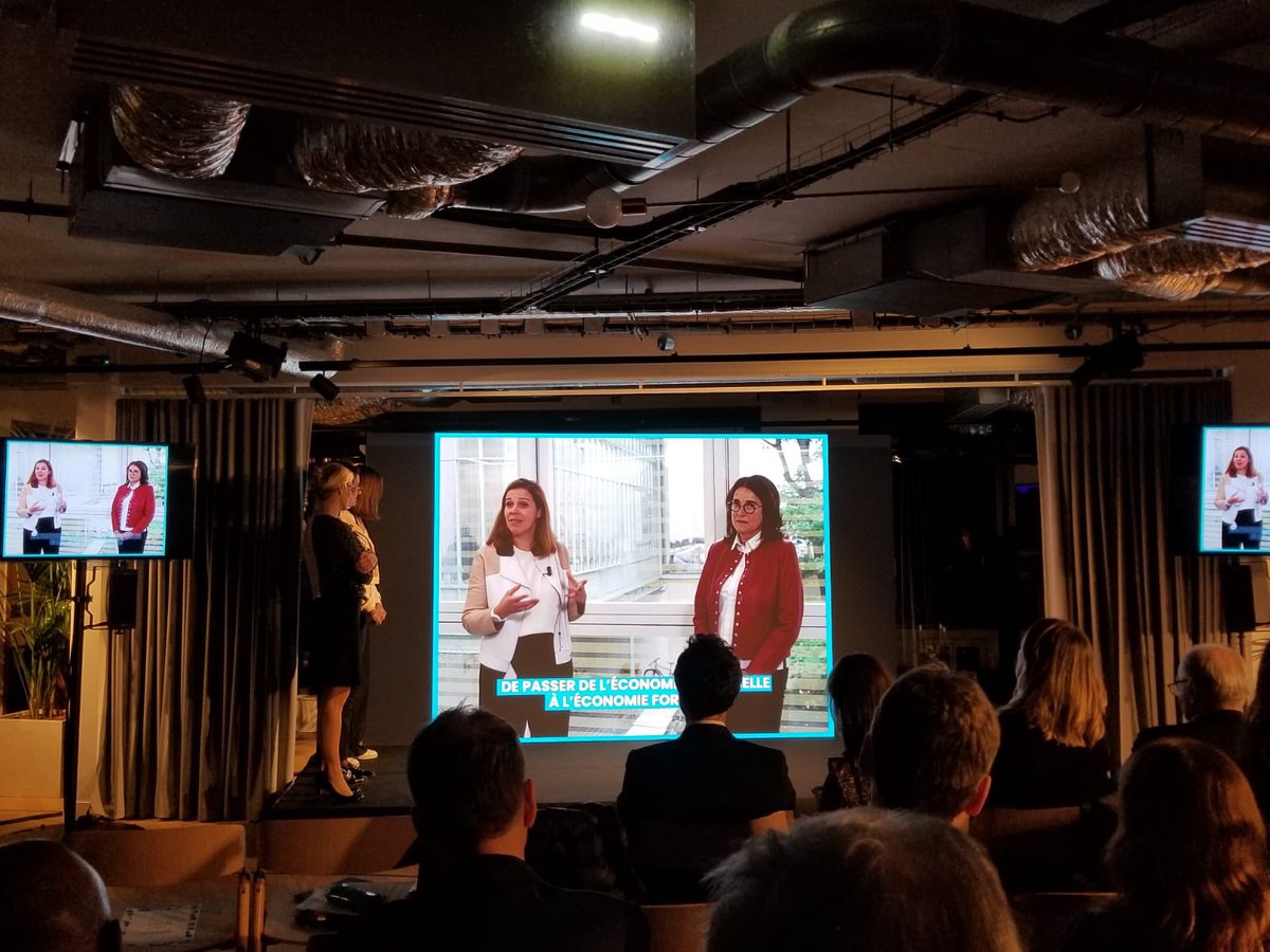 mecenova's tweet photo. |#LiveLEPC| Plus que quelques minutes avant de découvrir qui de ces finalistes sera le grand gagnant ! 
2️⃣@isahitcom x @LOrealGroupe ? 
#DAG2021 https://t.co/tVjkPNH0gQ