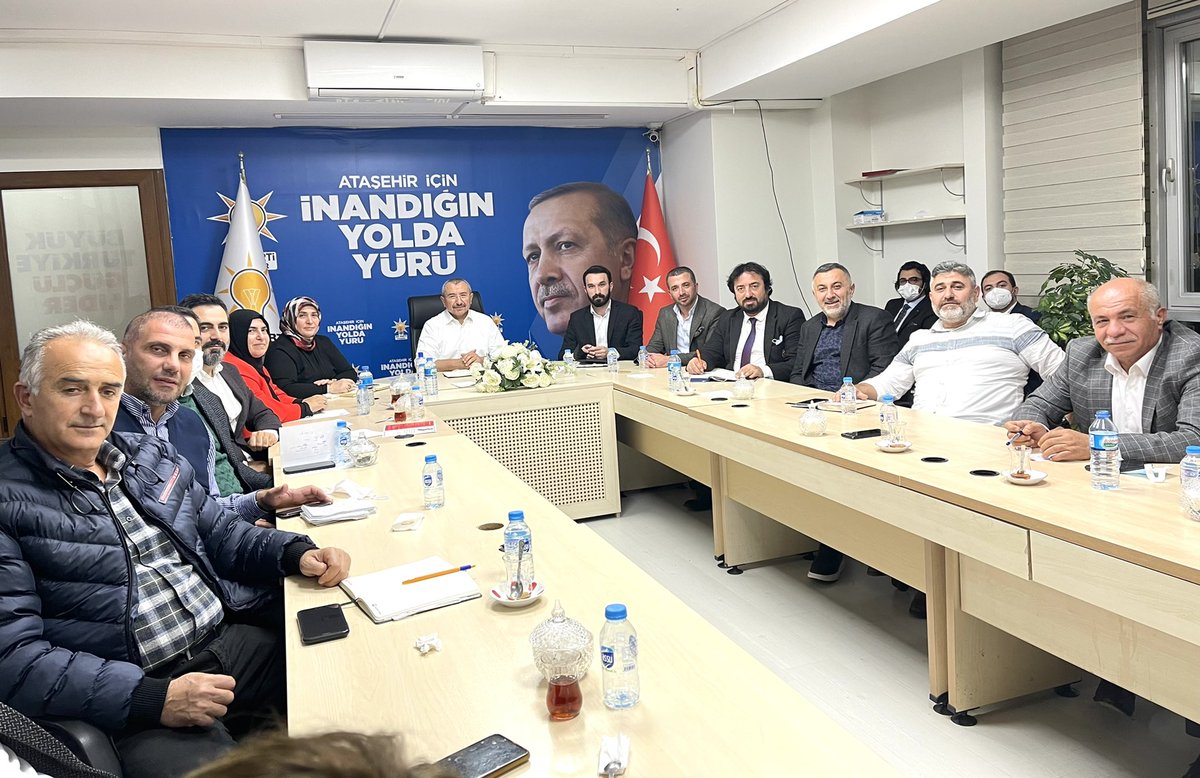 bbismailerdem's tweet photo. Ataşehir İlçe yönetim kurulu toplantımızı gerçekleştirdik

Sandık kurulu üyelerimiz ve seçmen ziyaretleri,yeni üye kayıt çalışmaları,siyasi gündemle ilgili müzakerelerde bulunduk.Teşkilat olarak yarın seçim olacakmış gibi hazırız

Hedef  2023  2024

“Mesele MEMLEKET meselesi” https://t.co/yfbsjrfkX1