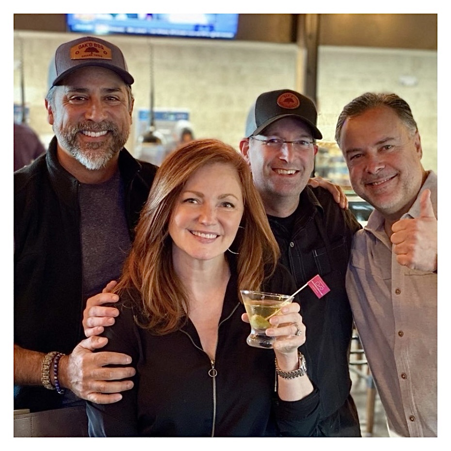 OAKDBBQ's tweet photo. Attention all @sandwhichlovin Fans! 👋

To help us celebrate our 1 Year Anniversary, @kellierasberry &amp; @Alanzo1971  will be hosting a pre-holiday meetup up at OAK'D! They would love to invite you to come join in on the fun!
November 13th | 6:00 PM https://t.co/se6RDernT0