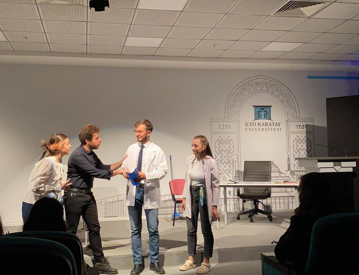 Retro Tiyatro tweet media