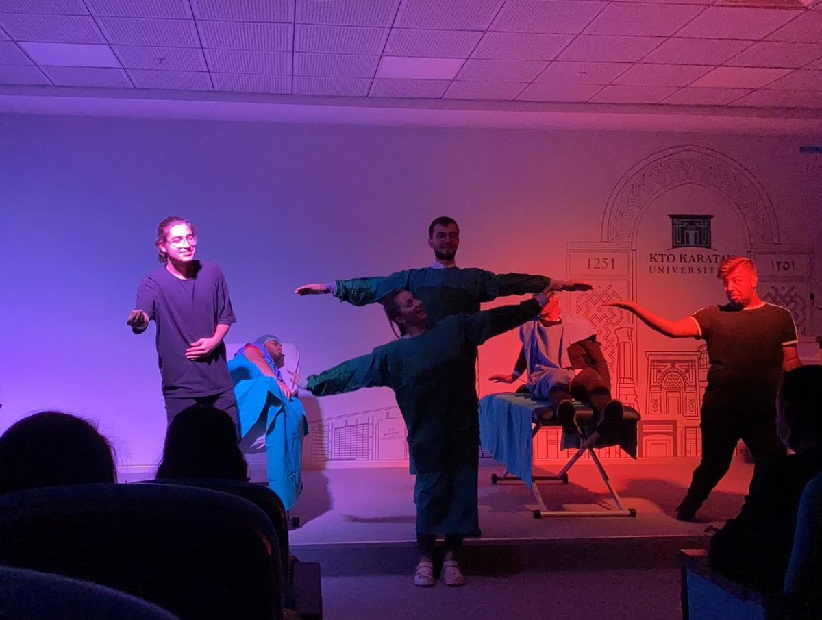 Retro Tiyatro tweet media