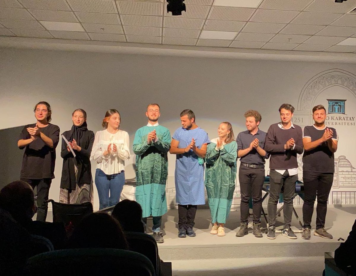 Retro Tiyatro tweet media