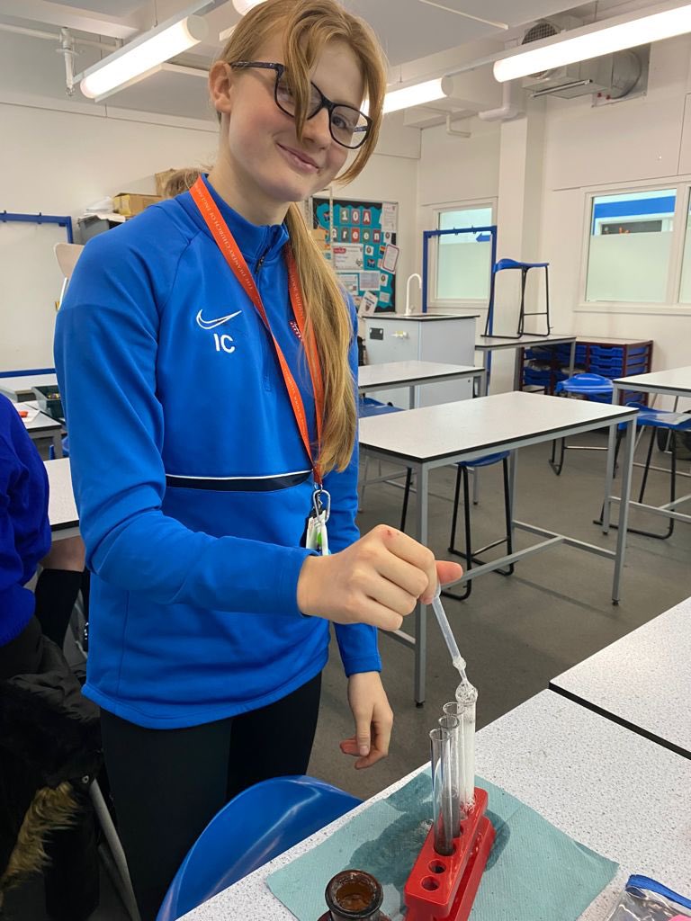 DeaneryScience's tweet image. Mrs Williams’ Year 11 class have been investigating the best catalyst to decompose hydrogen peroxide. @deaneryhigh