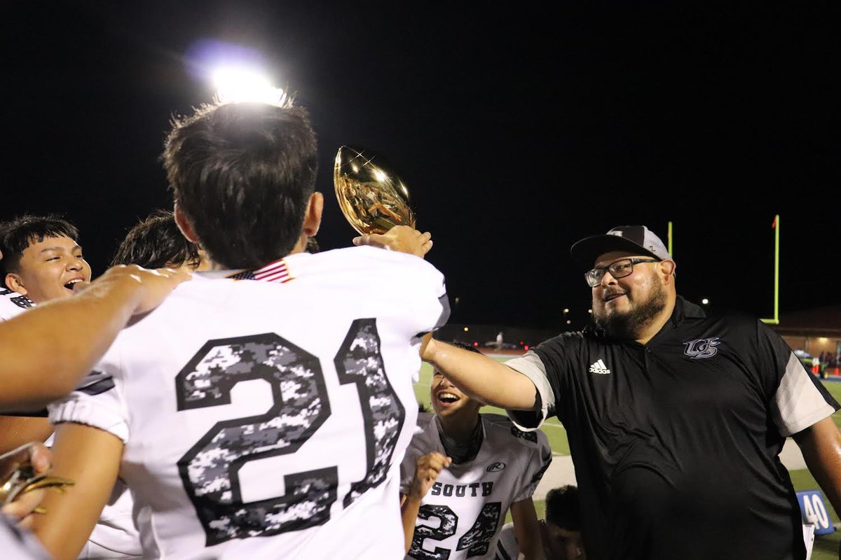 UsmsLeopards's tweet photo. 2021-2022 
District Champs 

🐾🏆🏈

United South Middle School https://t.co/ag3TkyTaT1