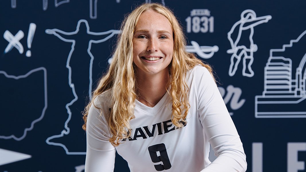 XavierVBALL's tweet photo. IT'S SENIOR WEEK! 🙌

Today we honor Kelly Franxman, our team leader in kills/set!! 🎯

Come see Kelly and all of our Seniors this Sunday at 2:00 pm as we take on DePaul! 🏐

#LetsGoX https://t.co/ijbHEUluo8