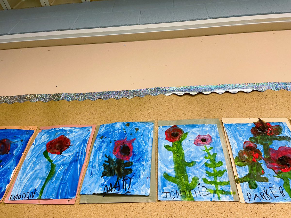 MsMulrooney's tweet photo. Check out our poppy masterpieces! #APoppyIsToRemember @stmaryselem https://t.co/Lp20SZ9J8K