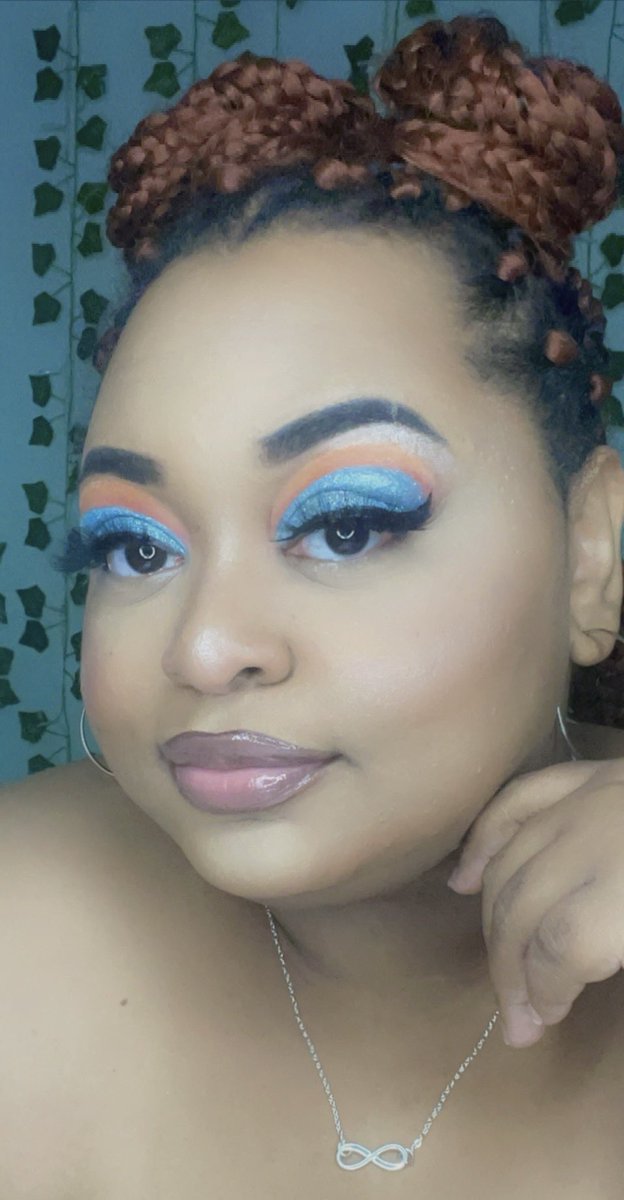 Shays__wayy's tweet photo. Day 80 of my #365daymakeupchallenge
🖍Brow Pomade
🖍Matte Book
🖍Big Box
🖍Blush Binder
🖍Browser✏️
🖍Private Party💄
🖍Chalk Dust
@TheCrayonCase @WuzzamSupa
#LOTD #thecrayoncase #mattebook #bigboxof64shades #makeupenthusiast #futurecrayoncutie🖍 #makeuplooks #makeupoftheday https://t.co/xizvVloBpa