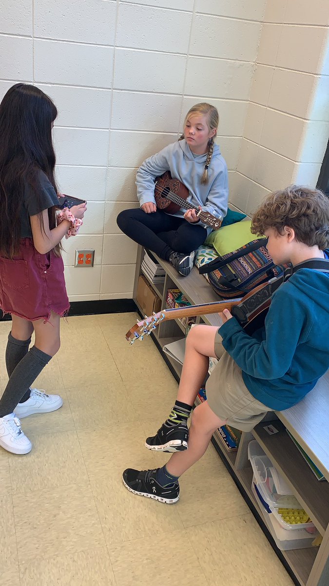 HHKidsPodcast's tweet photo. Working on original podcast music for upcoming episodes. This is writing and composing for a purpose! #highlightingheroespod #allkids #kidcrafted https://t.co/kPmmMAoQ47