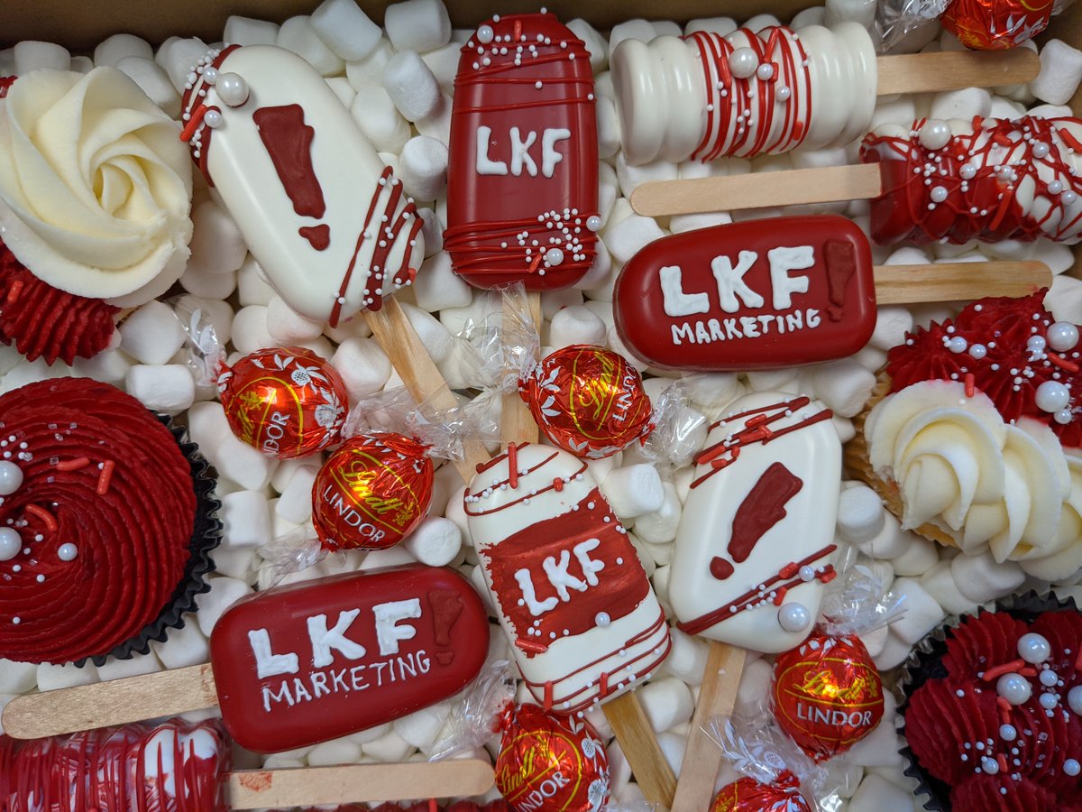 LKFMarketing's tweet photo. Even after 15 years of partnership, we still managed to surprise our friends at @MillerDavisCo for their client anniversary! Heather delivered treats during a zoom meeting. Happy anniversary, friends! https://t.co/CXCYyujFTJ #LKFlove #LKFclient #LKFportfolio #clientanniversary https://t.co/L1gAG64WJ8