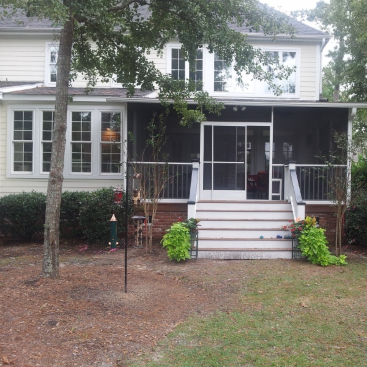 ExpressSunroom's tweet image. When giving your home the TLC it deserves, you want a team of pros. That's where we come in! #ExpressSunrooms #SummervilleSC