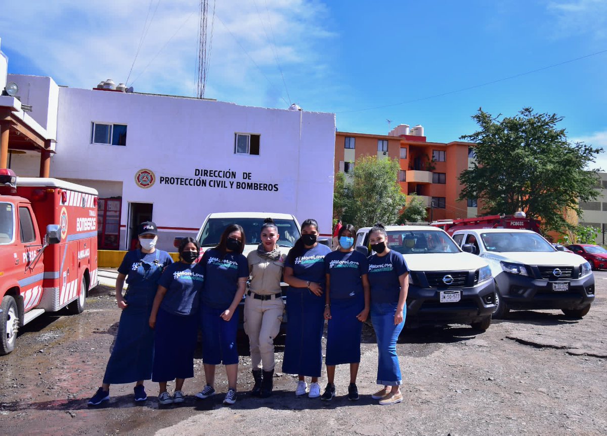 LldmTonala's tweet photo. Ayer visitamos al #DIF #Comisaría y #ProtecciónCivil del municipio de #Tonalá para manifestarles nuestro respeto y gratitud por su gran labor. Asumimos nuestra parte ante los grandes retos que enfrenta la sociedad, y los hacemos con mucho amor. 

#JovenesLLDMTonalá https://t.co/QKwBspLz0Z