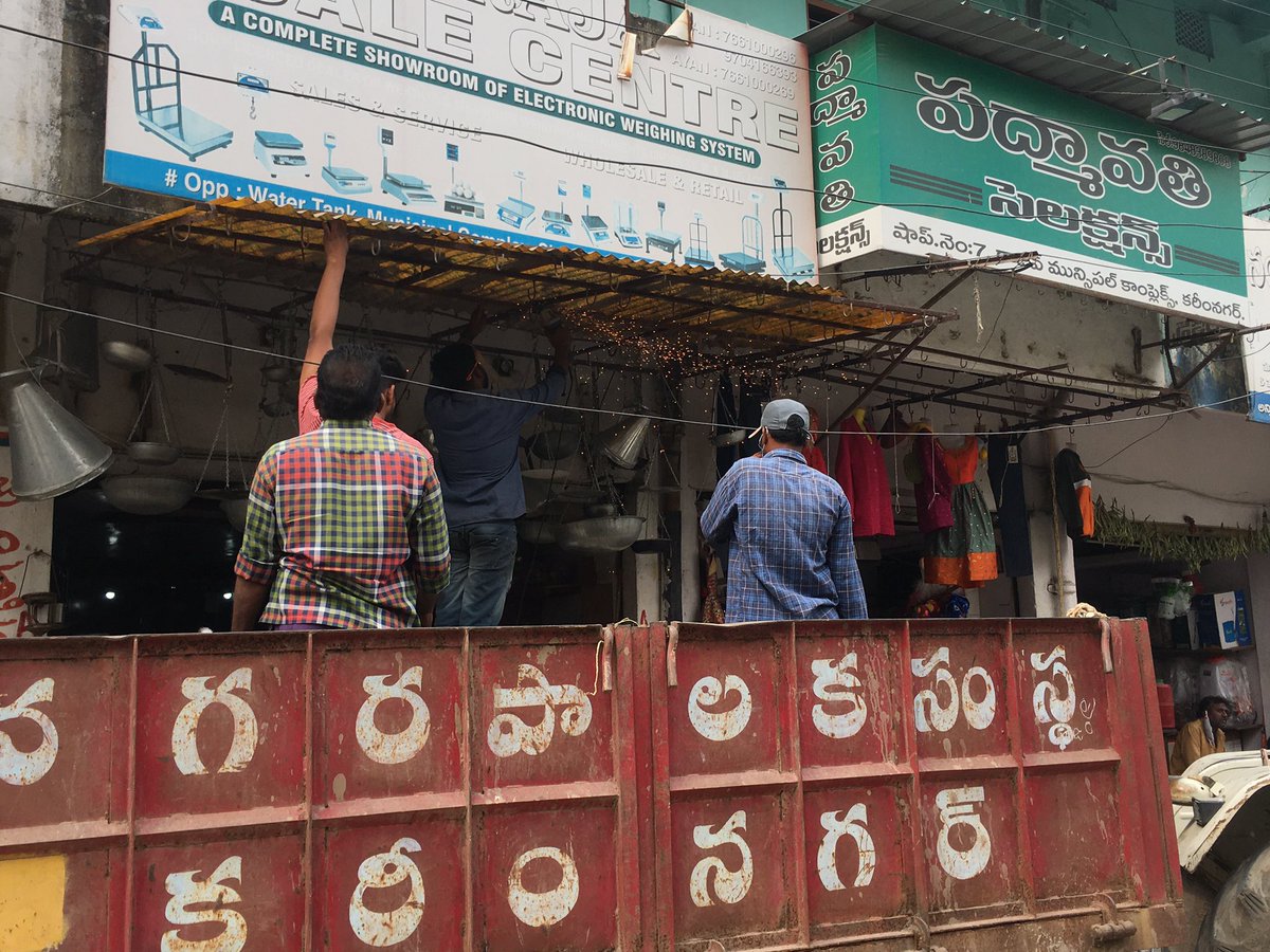 TownplanningMck's tweet photo. Cleared footpath encroachment at municipal complex opp water tank
@MC_Karimnagar 
@Mayor_KNR 
@Collector_KNR 
@GKamalakarTRS 
@bandisanjay_bjp https://t.co/Z0hYXruWVT