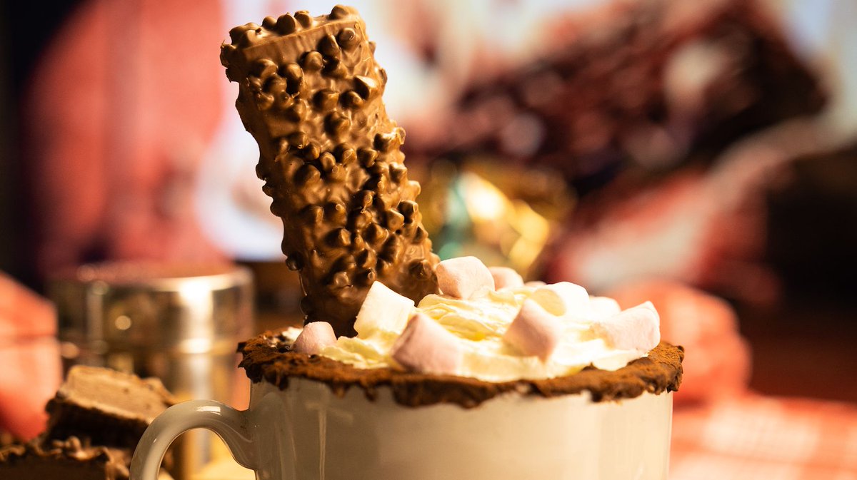 grenadeofficial's tweet photo. Cosy November nights π€ #GrenadeBars dunked in hot chocolate π€€π«
#Grenade #Chocolate #ProteinBars #Protein https://t.co/JOYm0cST2b