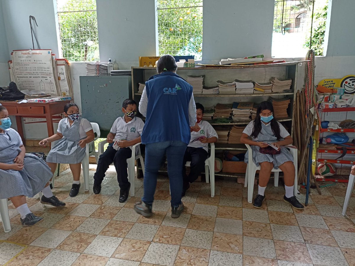 CAR_Cundi's tweet photo. 👦🏻👧🏻 Cerramos de ciclo de formación con los Niños Defensores del Agua de la I.E.D. Miguel Unos - Sede Francisco Van Galen en el municipio de Agua de Dios. Ellos se comprometieron a proteger sus microcuencas para garantizar el cuidado del recurso hídrico 💧 https://t.co/kz3feEHEvq