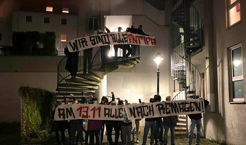NS_stoppen's tweet photo. Am Samstag ist es schon wieder soweit. Kommt mit uns nach Remagen um den alljährlichen Trauermarsch der Faschisten zum Desaster zu machen! Schließt euch den Anreisen an! Wir sind alle Antifa!
#rmg1311 #remagen #remagennazifrei #antifa #wirsindalleantifa #nsverherrlichungstoppen https://t.co/c42cegCHOL