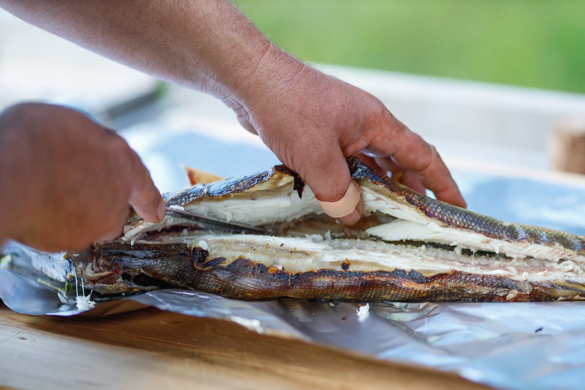 BiljeB's tweet photo. Hardworking hands are an important part of the food preparation and cooking process.

#visitbilje #baranja #easterncroatia #croatia #Europe #gastronomy #food #traditionalfood #Food https://t.co/lY88pc0bfE