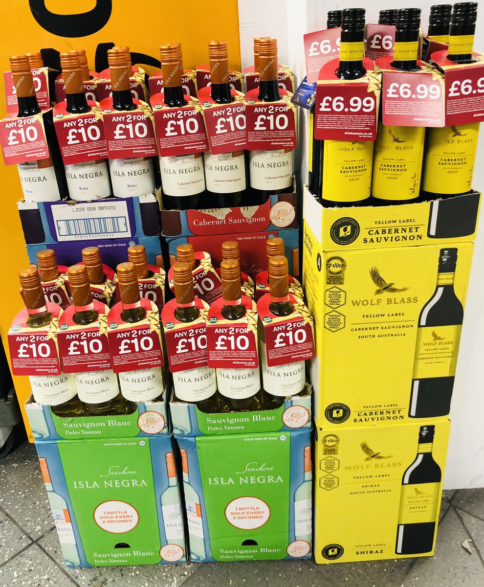 Paulfar2255's tweet photo. @lawrencehunts St Anne’s Christmas Alcohol Deals.
@SPARDSAP https://t.co/CYHnHQS94o