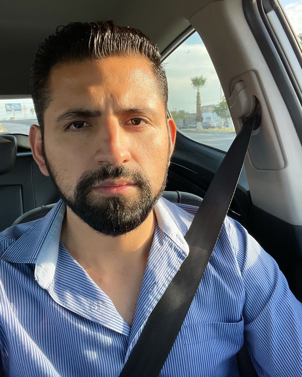 williamseyer's tweet photo. Quisiera ser tú maestro de tercero 😏 https://t.co/HZQi1GpX6X