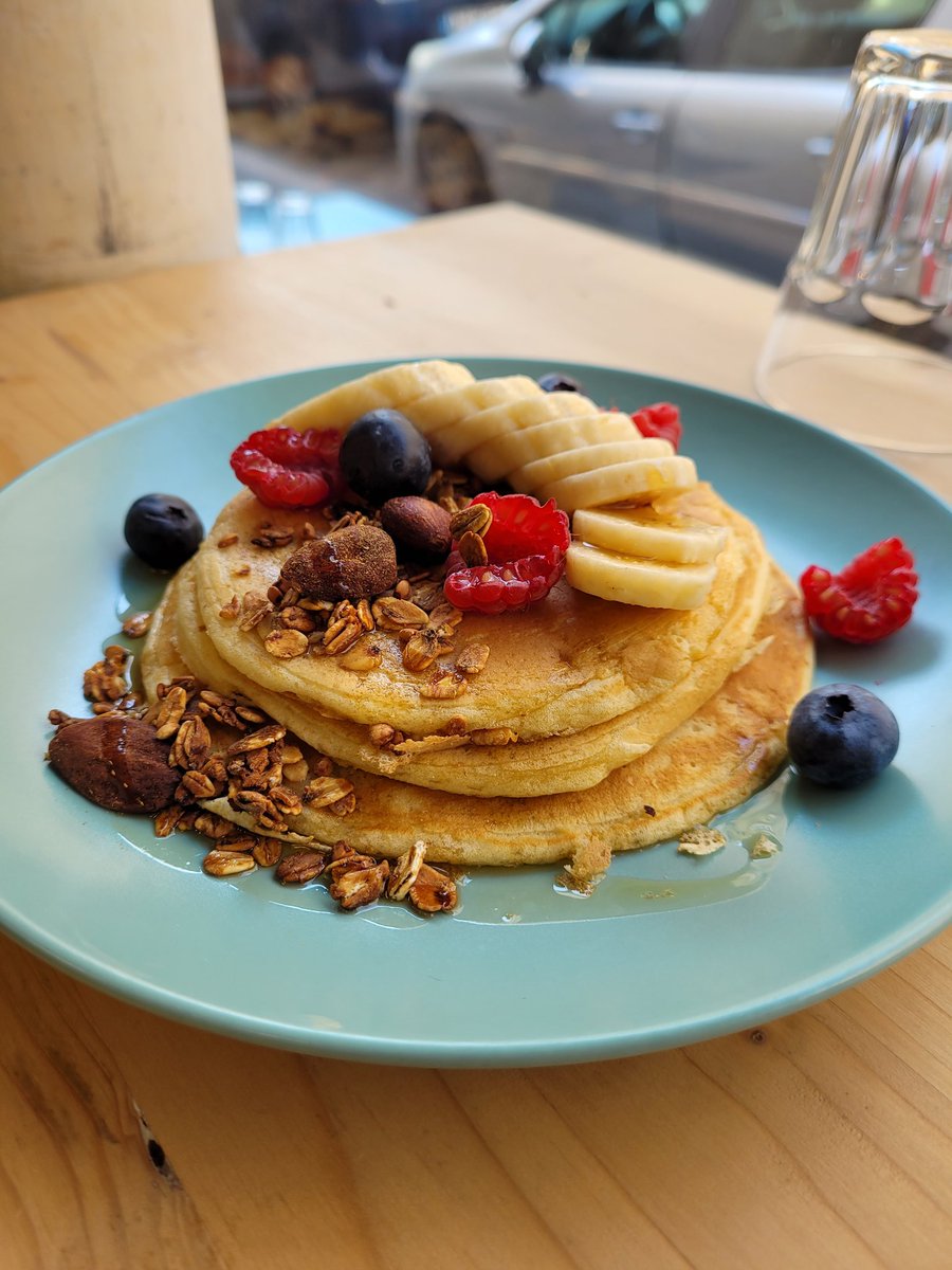 Francaises, Francais, j'ai testé le brunch de Dessertissime avec Brigitte et c'était super ! Vivement le week-end prochain #oubruncher #montmartre #Macron20h