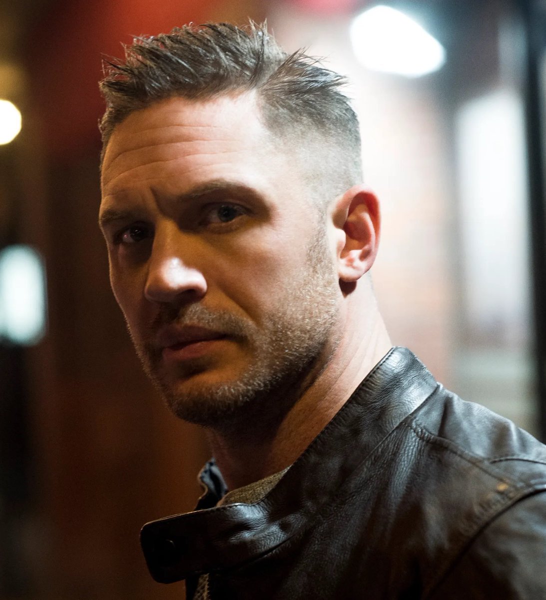 screentime's tweet photo. Tom Hardy and Channing Tatum will star in a war film for Universal

It follows special force team members who rescue families and allies left behind during the fall of Afghanistan 

(via @DEADLINE) https://t.co/4O2EEHvals