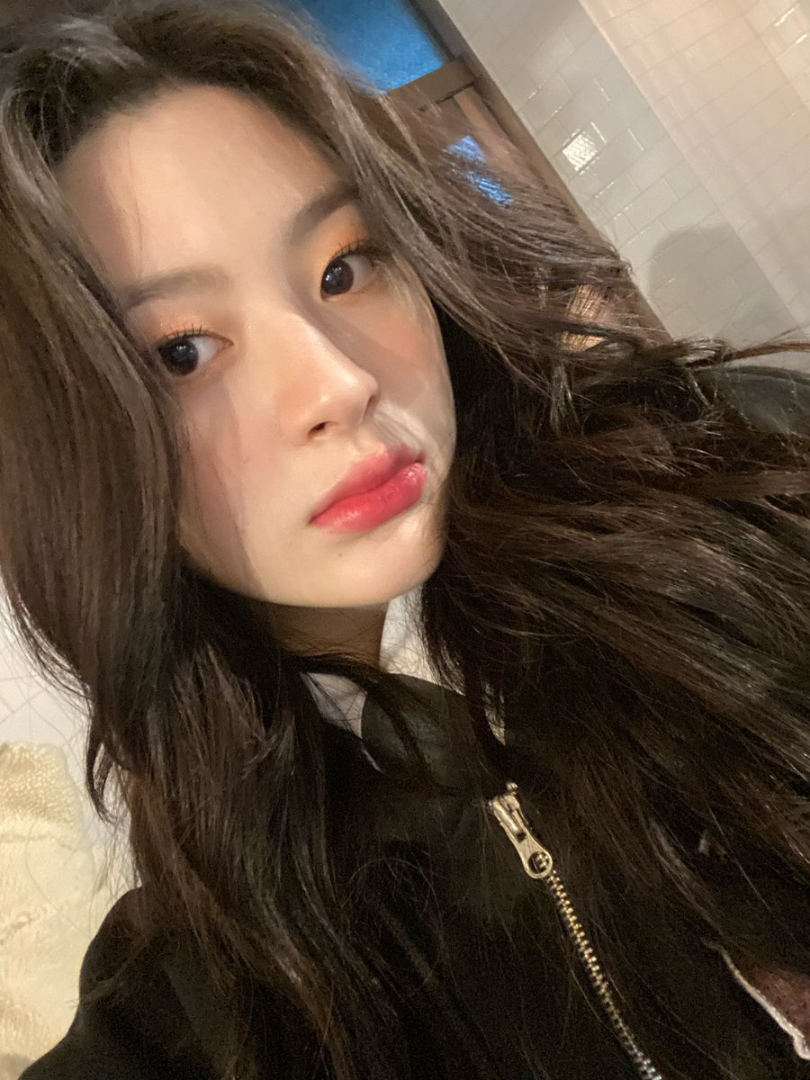 – DSS !! (@dailyseeunselca) on Twitter photo 