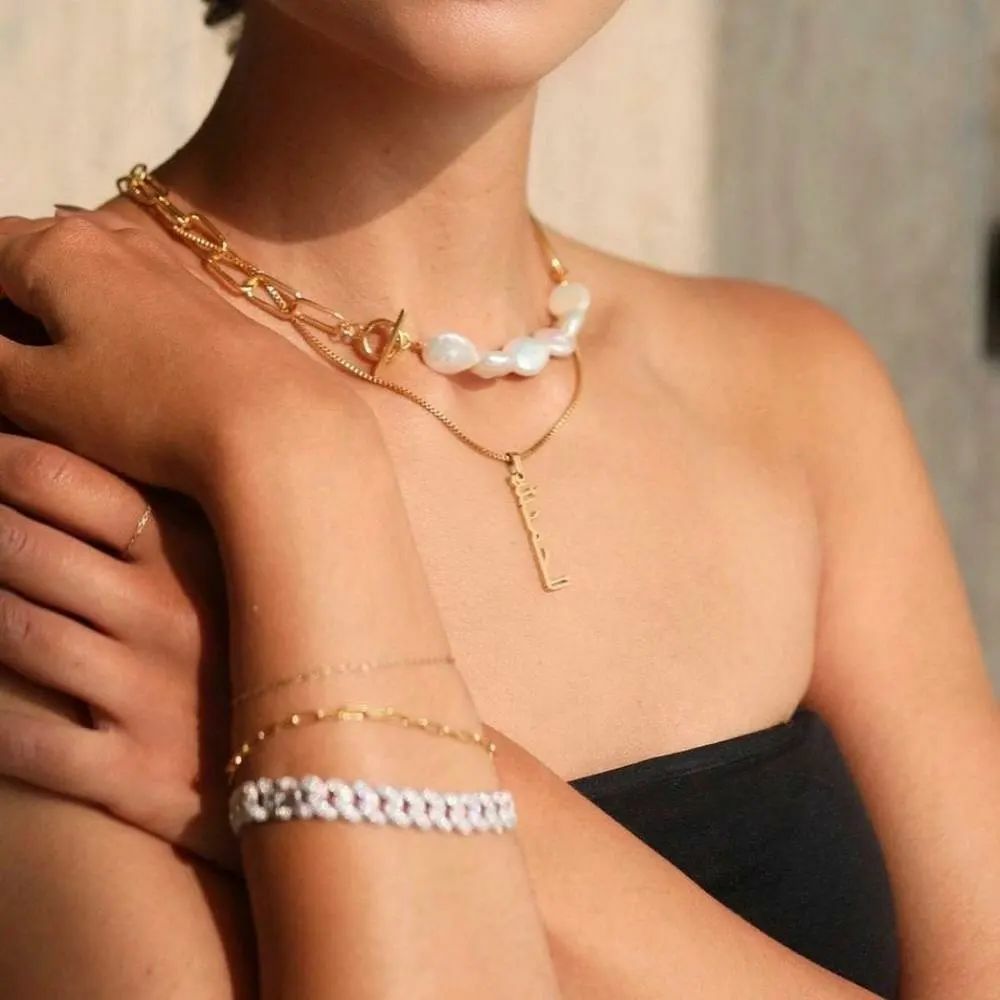 Un peu de Féerie grâce à ce superbe collier QALAM 💫 

Unique et personnalisé, ce Collier Prénom Arabe aura une signification qui vous touche 🕊🤍 

Un bijoux sur-mesure : Donnez-lui le style qui vous convient

Conception artisanal : Un travail de quali… instagr.am/p/CWEJuwXIV52/