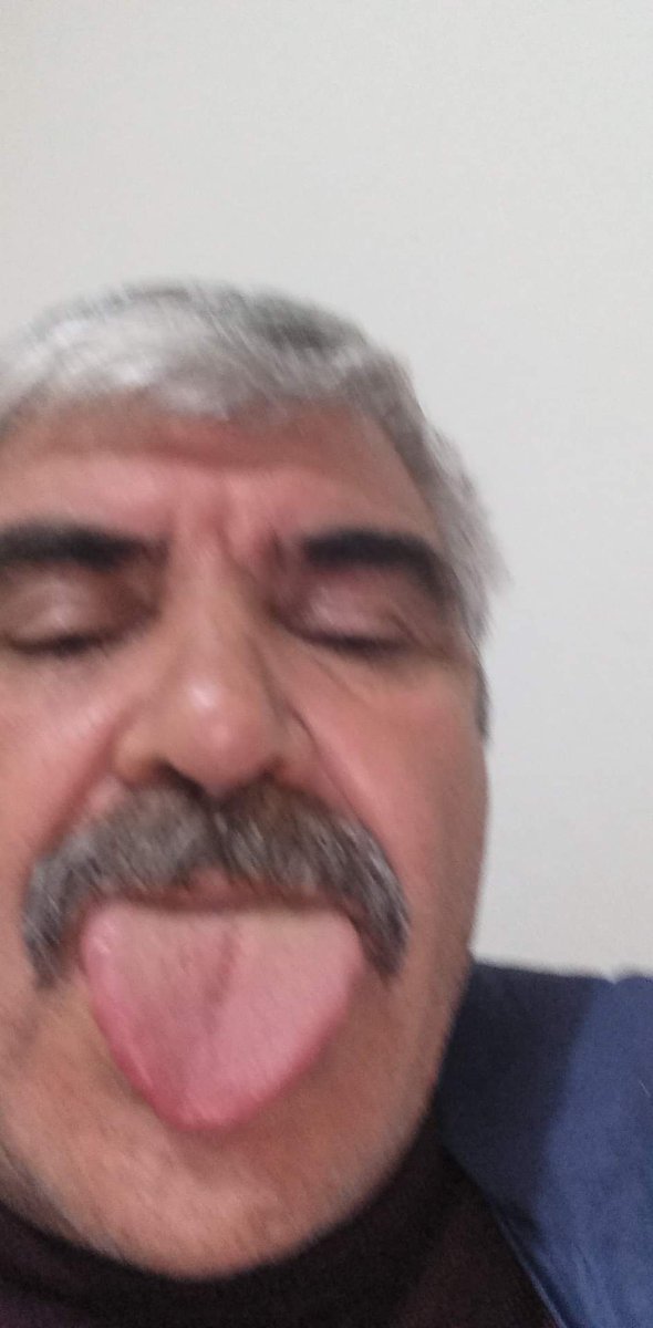 nazlimutluuu's tweet photo. Kim Esini amini ona yalamak ister bana yazsın ozelde https://t.co/PgoE9Okmmr