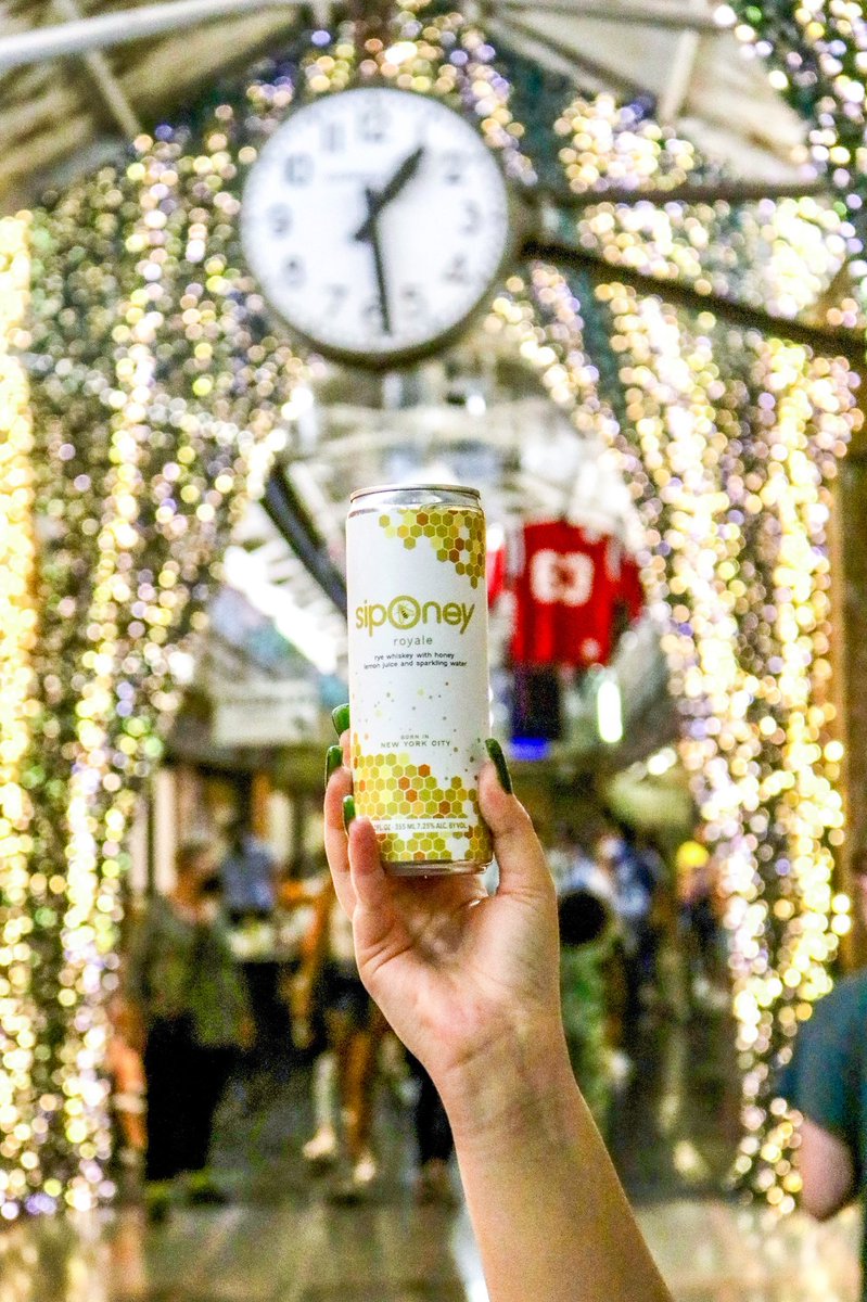 Falling in love with NYC pairs well with Siponey #holidaymarket