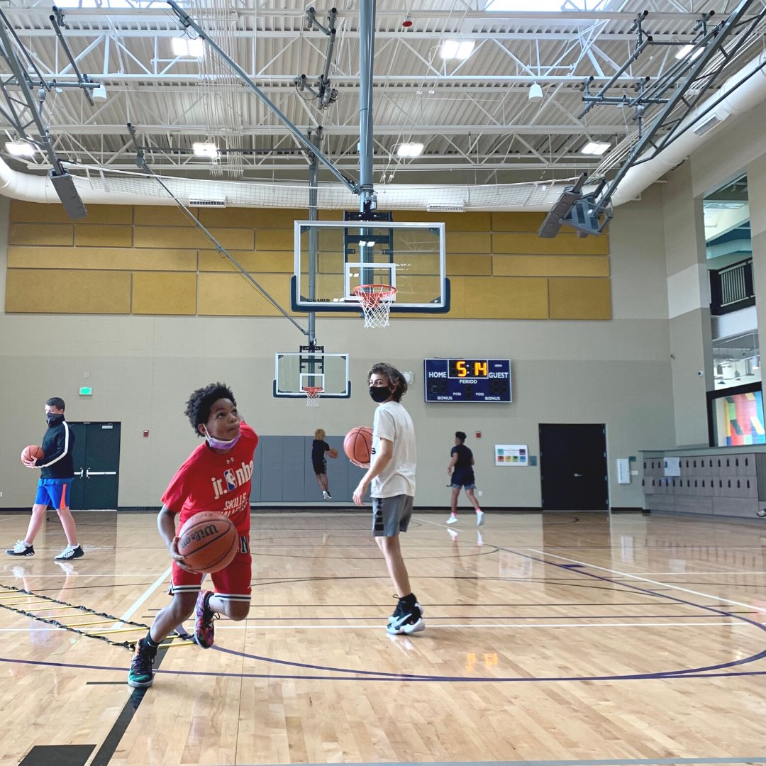 Thrive has your basketball needs covered! Sign up for our Nov-Dec sessions today!

🗓️ - Nov 16 - Dec 14 (Classes do not meet week of Thanksgiving)
🕑 - Tuesday Evenings 5-7 PM
🔗 - loom.ly/2E4yFPA

#LewisvilleThrive #SkyhawksDFW #MaxHoopSkills