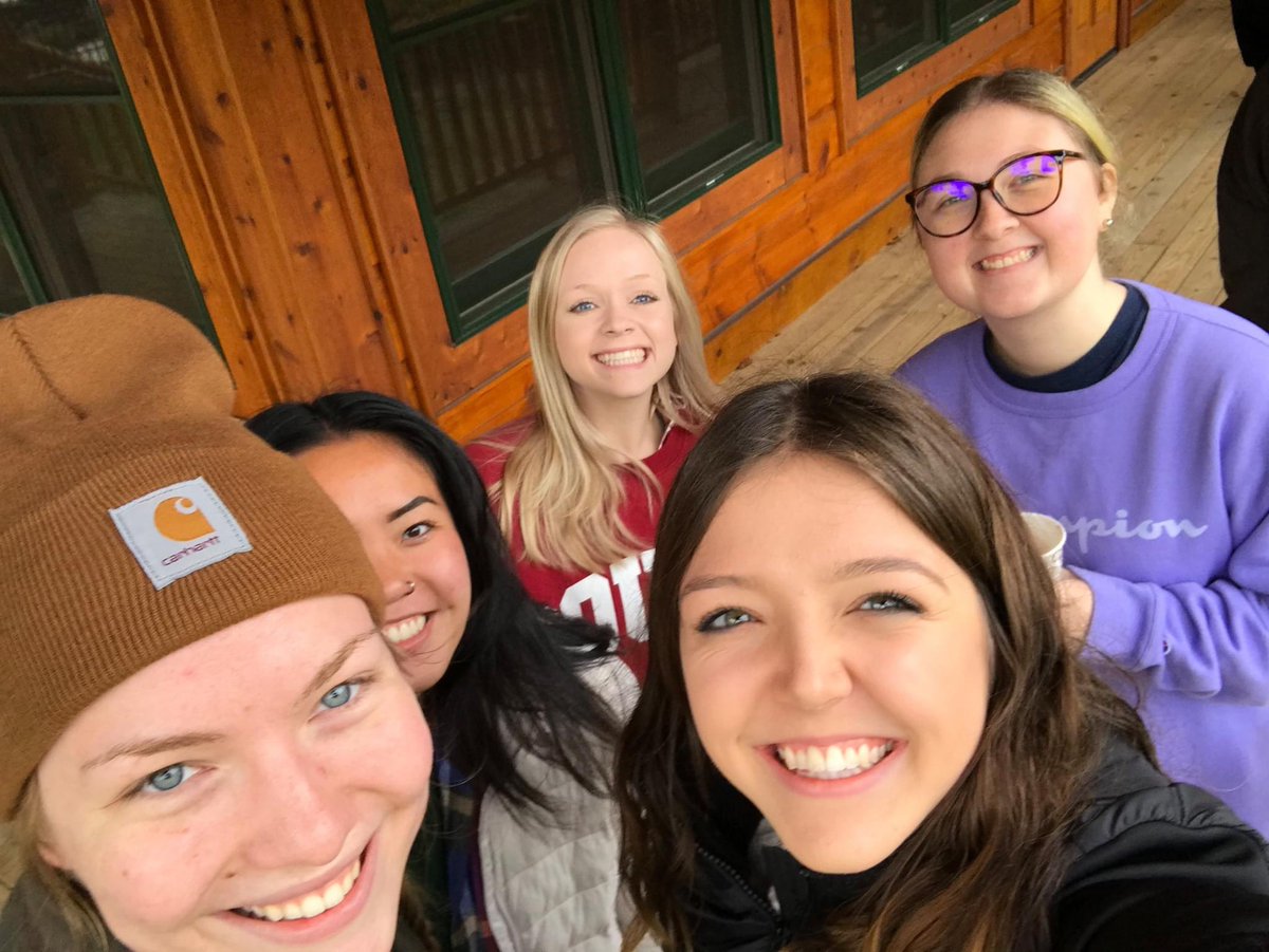 CJRidings's tweet photo. 🍁🌅 f a l l  r e t r e a t 🌅🍁 2021 was the best !!! #ilovemychurch #jesusismybestie https://t.co/Fod5MDEab3