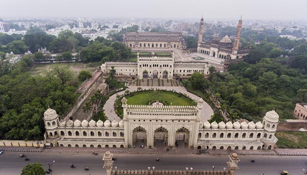 OceansTravel's tweet photo. Lucknow City is known as one of the hottest tourist destinations in all of India, for all of it's new commercialization and etc, and it's old historical parts too. Wanting to experience this? We cant blame you! Book with Oceans Travel.
#Travel #India #tourism #Lucknow #culture https://t.co/365Dg1xMPf