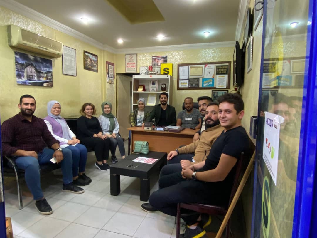 Başkanımız Sn. Necdet YENİ öncülüğünde Yürütme Kurulu toplantımızı Ekonomi ve Mali İşler Başkanımız Sn. Cahit AKKUŞ'un işletmesi AKKUŞ EMLAK'ta gerçekleştirdik. Toplantımız hayırlara vesile olsun.