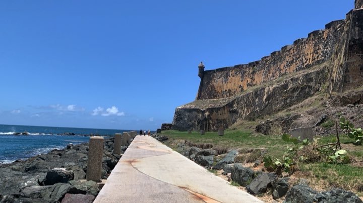 kbeatrizpacheco's tweet photo. @AVBot2 @AvocadoEconomic La brisa de El Morro trasmite paz y serenidad. https://t.co/213XvwCX8K