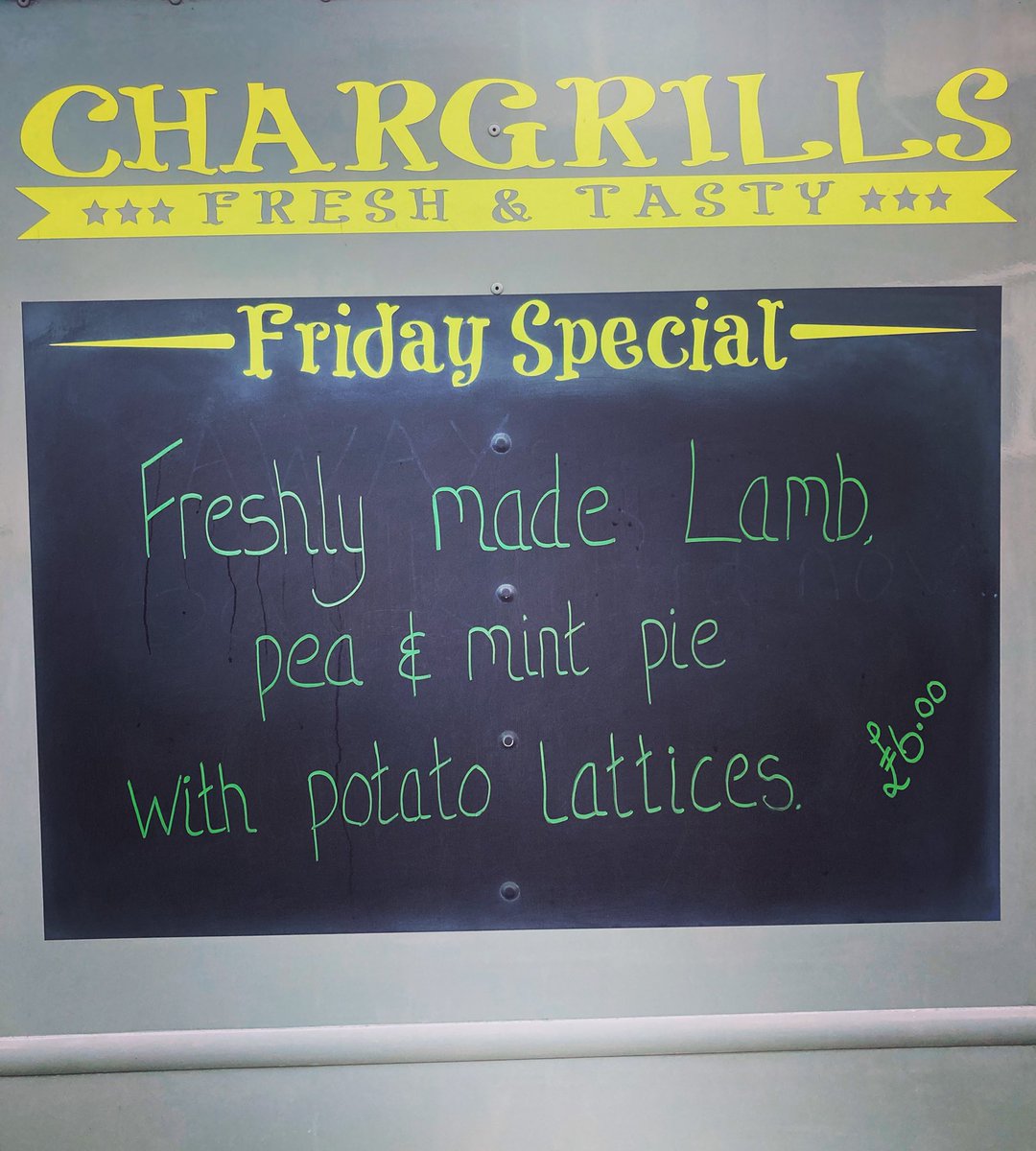 EChargrills's tweet photo. Friday Special..
Lamb, pea &amp; mint pie..
With potatoe lattices..
.
.
.
#chargrills #fridayspecial #freshlybaked #lamb #peaandmint #hotpie #freshandtasty #gourmetburgers #haulmi #baconbrieandcranberry #freshbaguette #5star #getinvolved #googlemaps #windsorchargrills #specialoffers https://t.co/ot9A8nUGxr