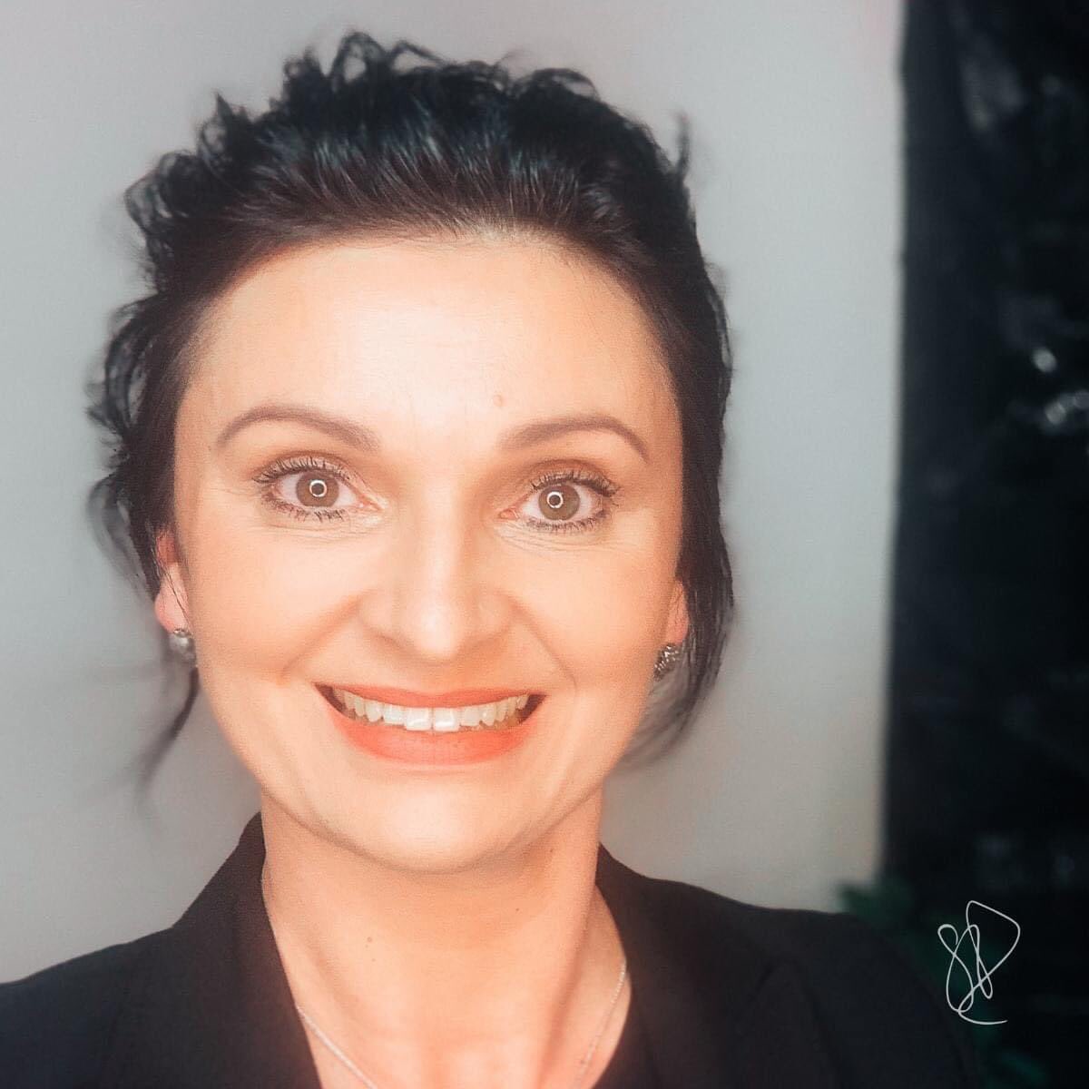 Luana_Ribeira's tweet photo. Simona Spilak was interviewed for a top business publication. I can't wait to share this one with you! 🤩👑 https://t.co/21HG0sMzqv