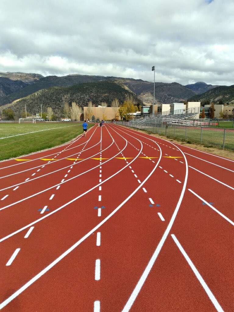 Tarkett_Renner's tweet photo. #TrackTuesday comes from Colorado Today with the brand new Track that just finished up for @gsdemonsports. Thank you to Glenwood Springs for trusting us with your facility. @CHSAA @CoPreps @BeynonSports @TarkettGroup #ThinkRenner https://t.co/tCdzR5FUGG
