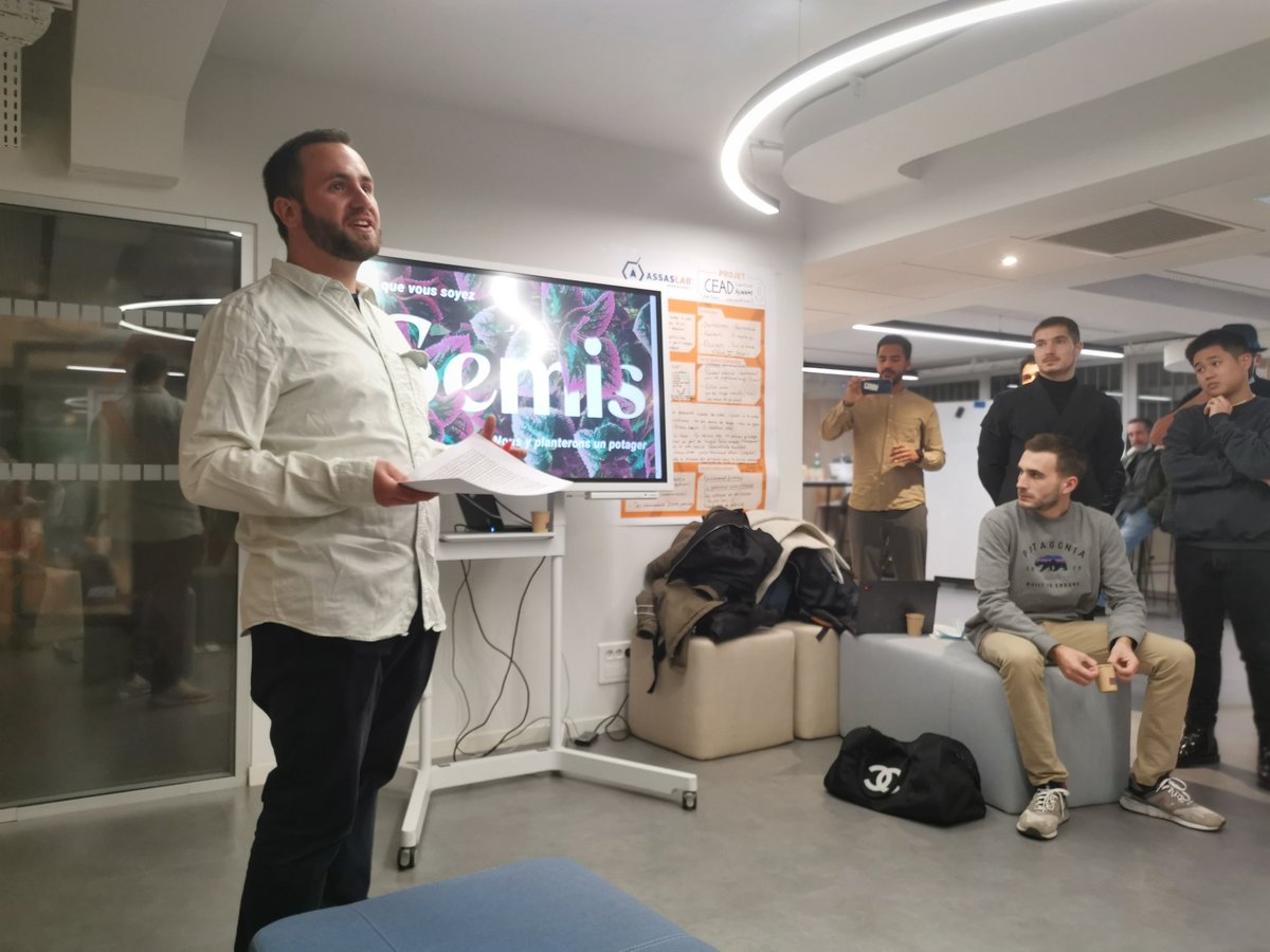 AgriCityInfo's tweet photo. Lancement de @potager_semis à @AssasParis2 @assas_lab
#agricultureurbaine #alimentation #potagerd'intérieur #aquaponie
#economiecirculaire #alimentation https://t.co/uaEdw6UJKT