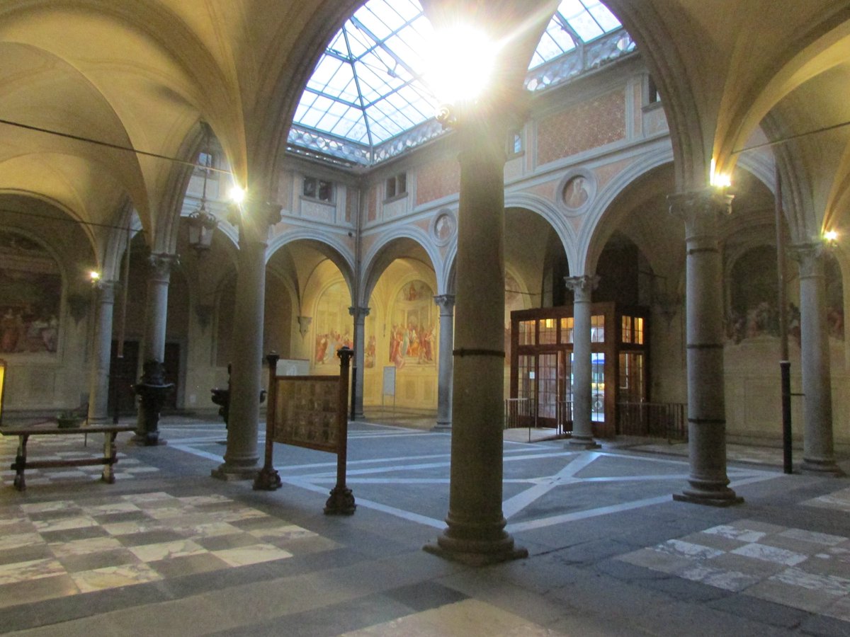 MeganHenvey's tweet photo. Day 9 of my Florentine #AChurchADay adventures is a big one! I had an amazing few hours exploring the Basilica della Santissima Annunziata (Most Holy Annunciation). 🧵 https://t.co/7KPP9RNQVa