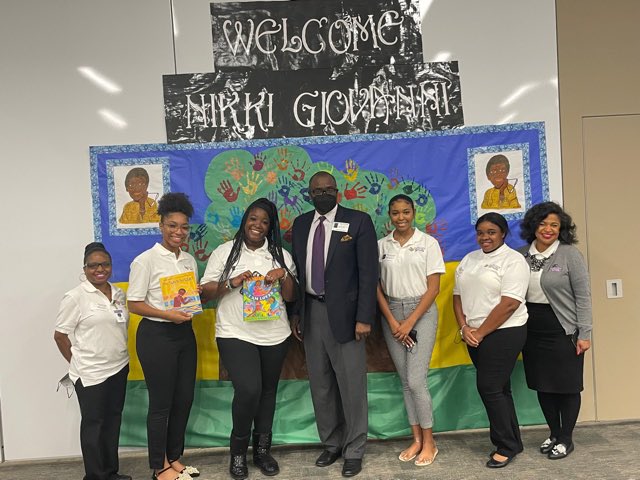 pvamu_coe's tweet photo. We are excited to announce our @PVAMU WRGCOE / Waller ISD partnership, where yesterday over 100 H. T. Jones Elementary fifth graders, spent the afternoon with critically acclaimed Poet Nikki Giovanni via Zoom. #PVAMU #WRGCOE #WETEACHTEXAS #TEACHERSCAN https://t.co/lcMUbe7Q5O