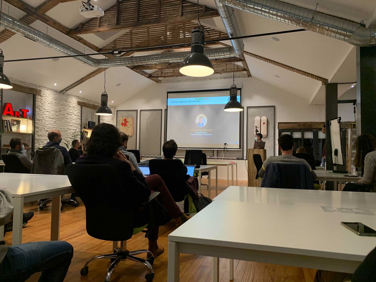 C'est la reprise des Data Talks en physique !
Ce soir nous avoir la chance d'avoir @aravind_raves qui nous parle de "Earth observation : ecosystem trends".
Merci à @HarryCoworking ♥️