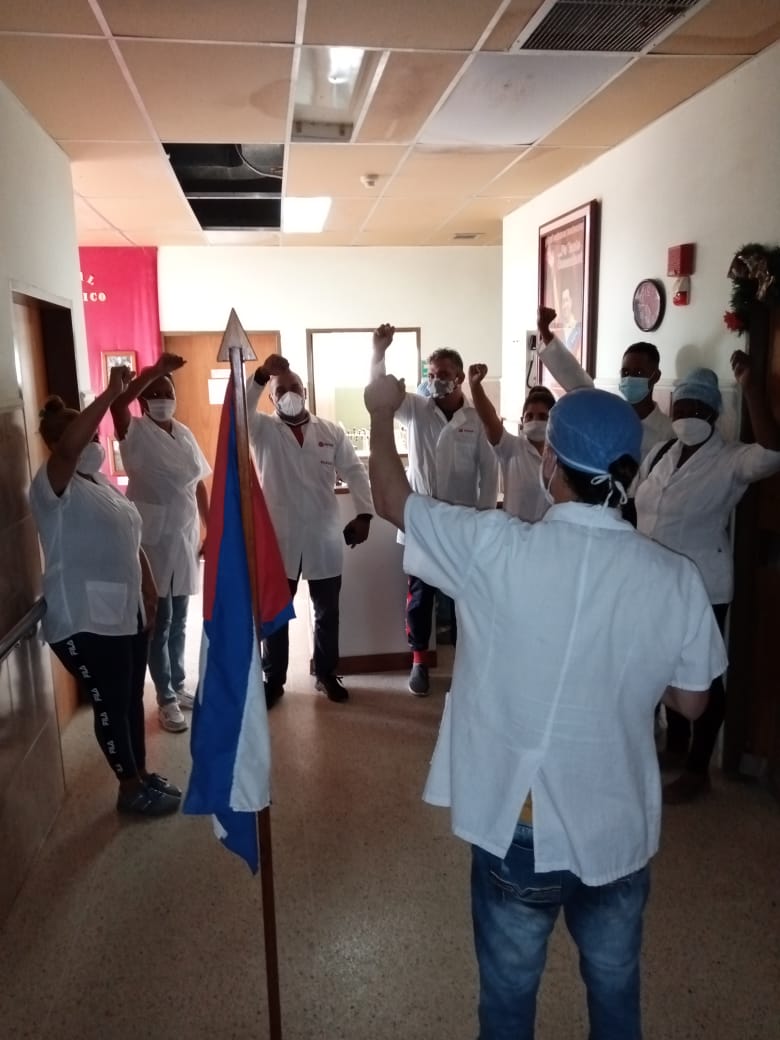 Maruja84114746's tweet photo. CDI Tamare, Estado Zulia. 
Realizando acto de reafirmación revolucionaria 🇨🇺🇨🇺🇨🇺
#EliminaElBloqueo 
#HéroesDeLaSalud 
#Cuba 
#Cubasalvavidas 
#CubaPorLaVida 
#CubaViva 
#CubaEsRevolución 
@cubacooperaZul 
@cubacooperaveZ1 https://t.co/zV9N20Wp4g
