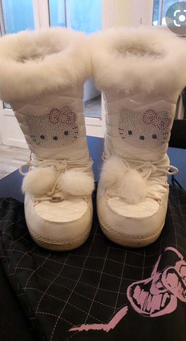 hello kitty snow boots