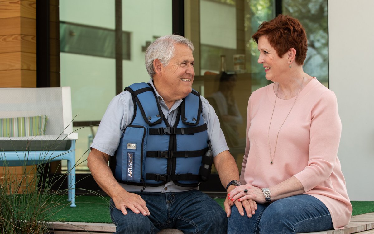 afflovest tweet media