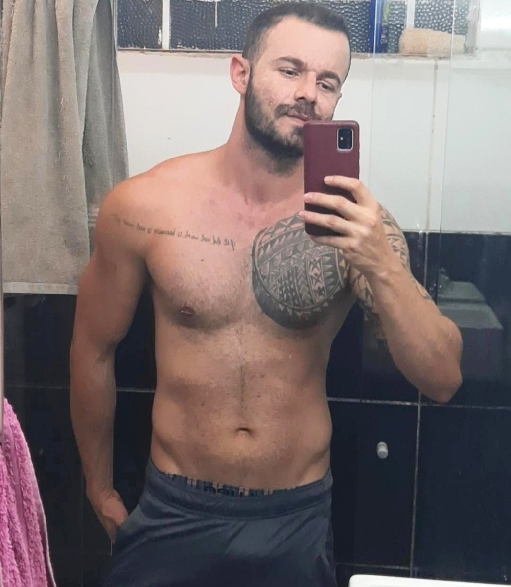LucaRod90's tweet photo. De lei #selfie https://t.co/iWzczUbksj