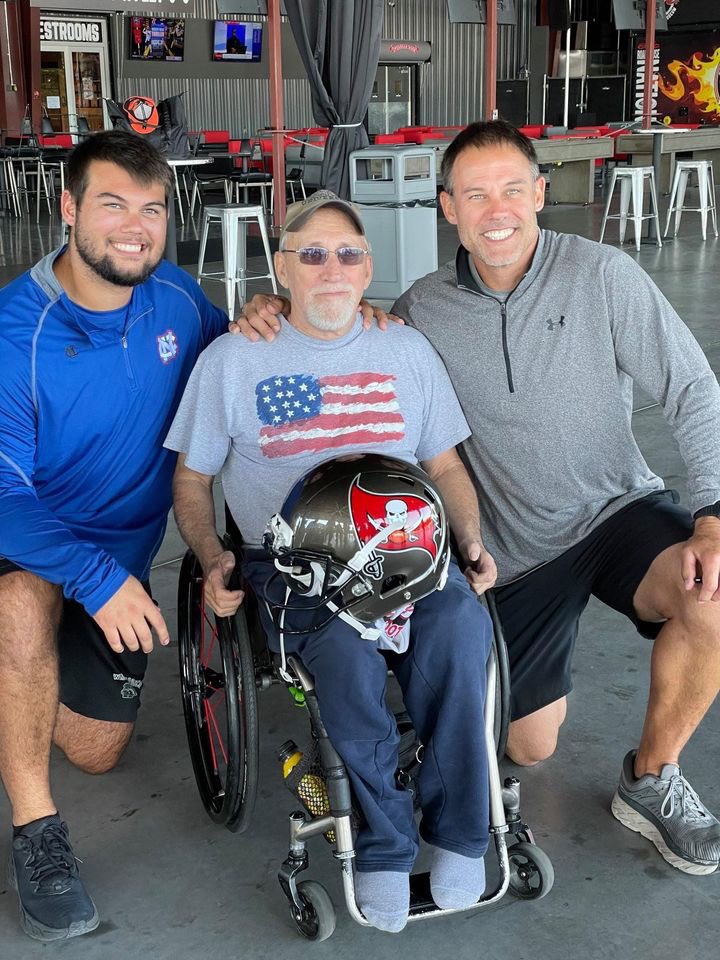 Mike Alstott Fam Fdn tweet media