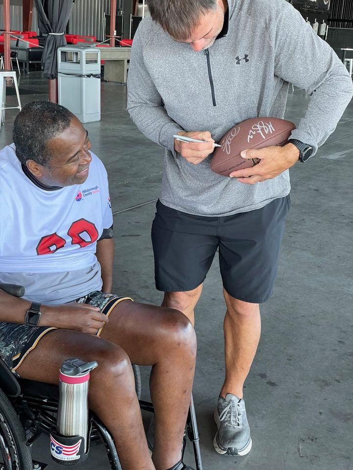 Mike Alstott Fam Fdn tweet media