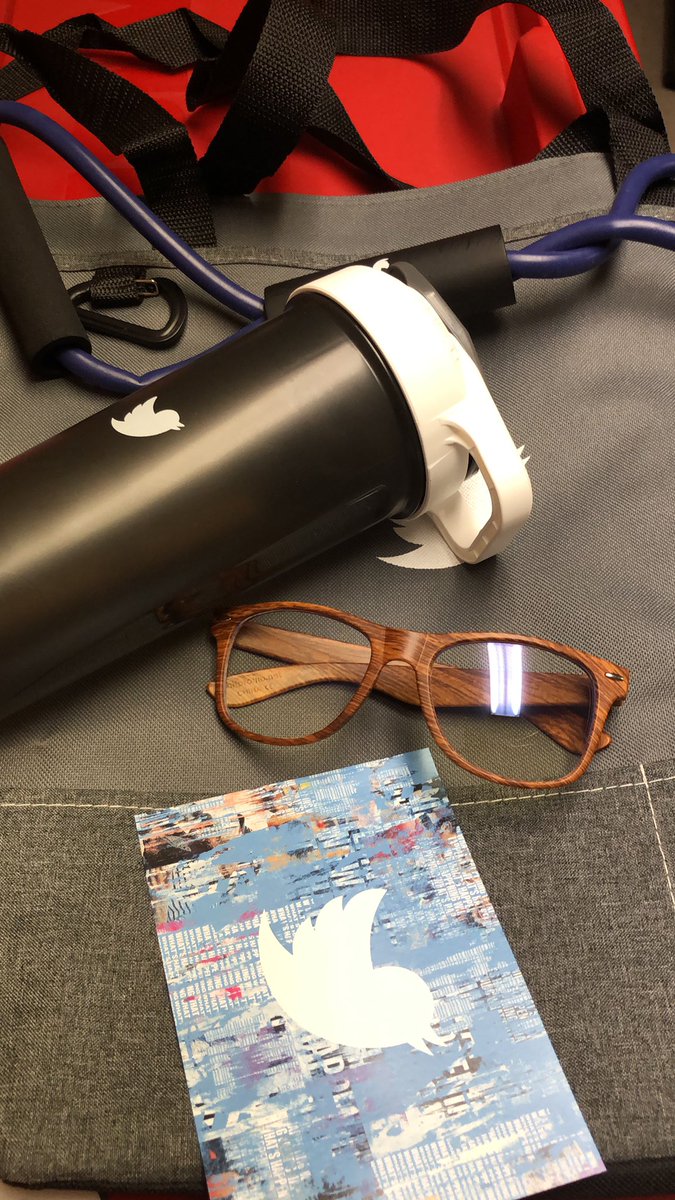 keebin_'s tweet image. Thank you Twitter! Definitely going to need the glasses for my climb out of silver in Valorant haha #flexflock #LoveWhereYouWork