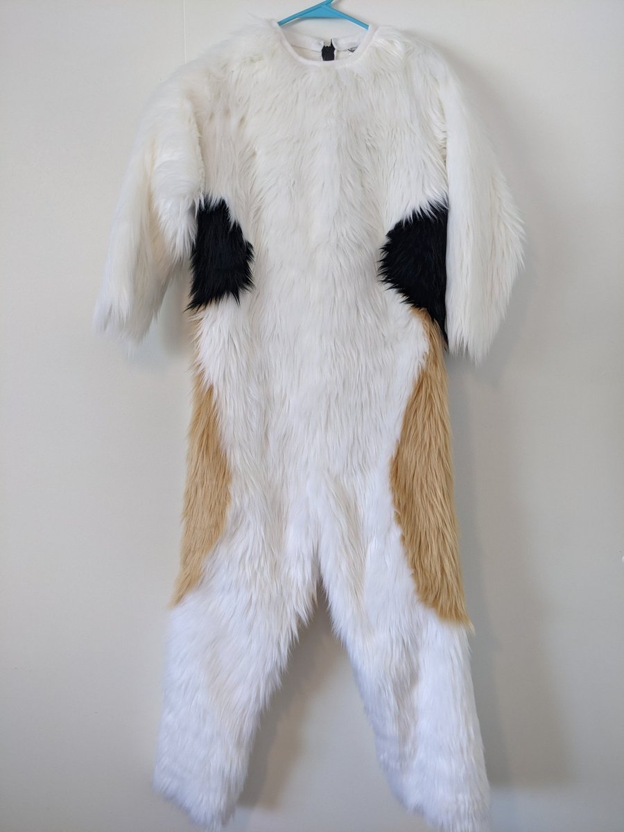 SarahcatFursuit's tweet photo. Bodysuit and feet paws commission for @SpotGideon to finish up the partial I made previously! 🐕‍🦺❤️ https://t.co/1dPkB01da1
